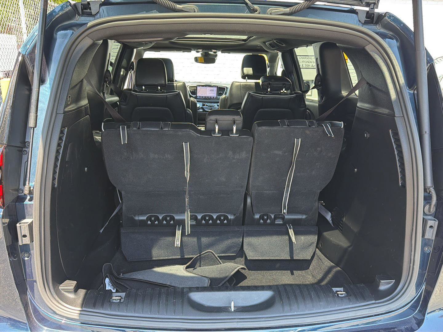 Used 2025 Chrysler Pacifica Limited FWD image 36