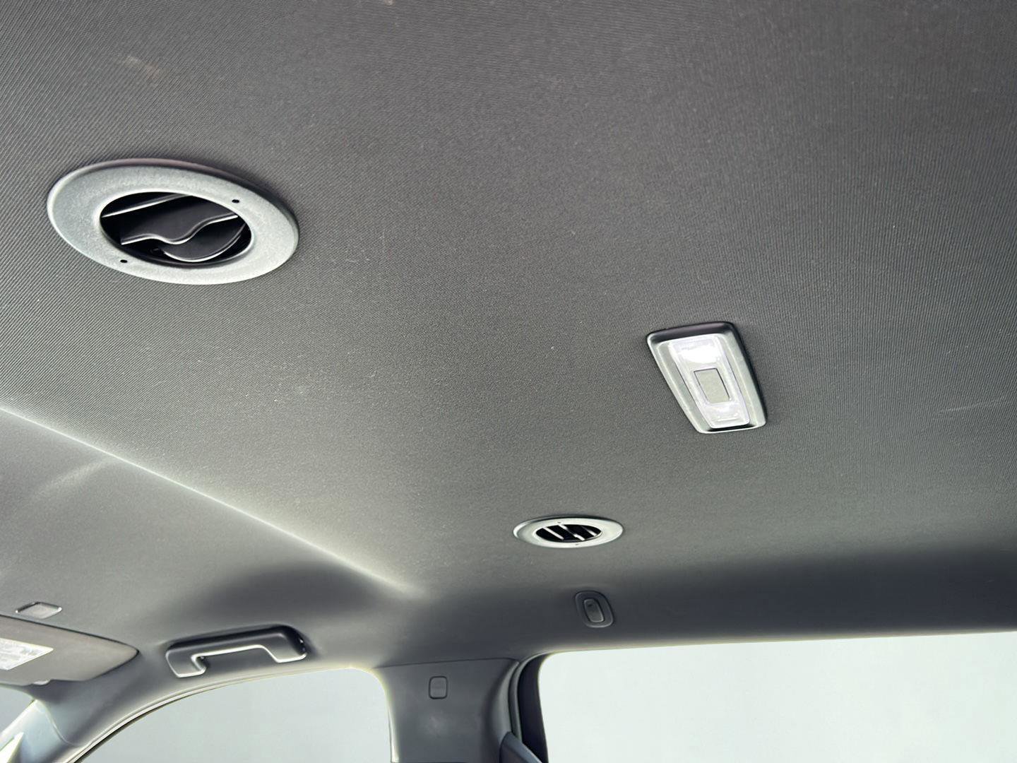 Used 2024 GMC Yukon XL SLT AWD/4WD image 28