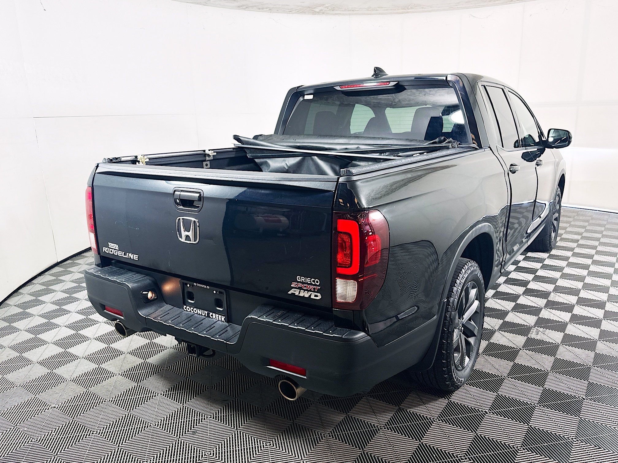 Used 2022 Honda Ridgeline Sport image 3