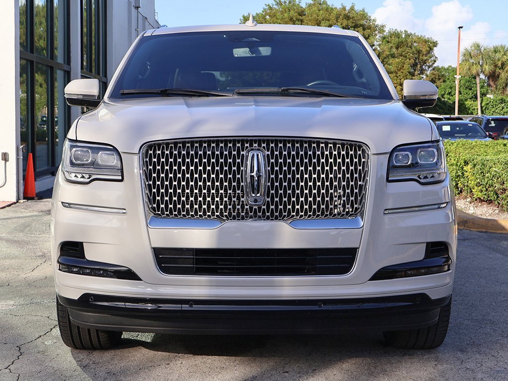 Used 2022 Lincoln Navigator Reserve image 17