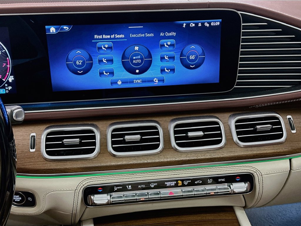 Used 2025 Mercedes-Benz Maybach GLS 600 4MATIC image 17