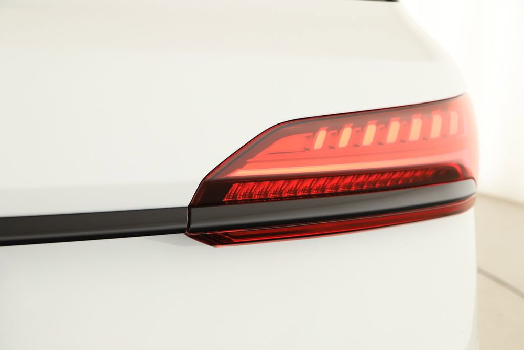 New 2026 Audi SQ7 Premium Plus AWD/4WD image 28