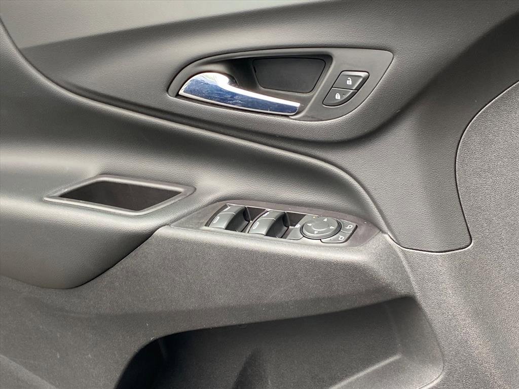 Used 2020 Chevrolet Equinox LT w/ Driver Convenience Package image 21