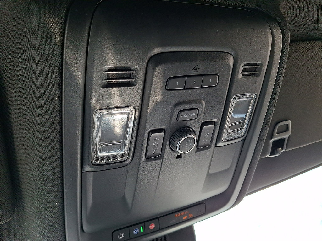 Used 2024 Chevrolet Tahoe High Country AWD/4WD image 24