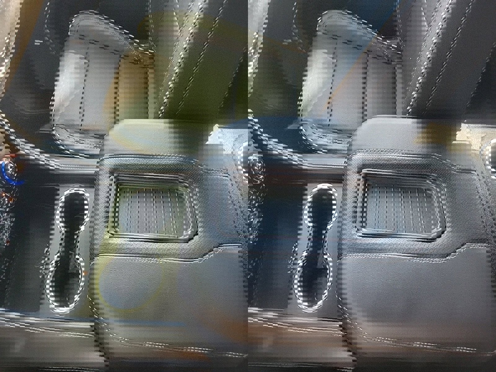 Used 2021 Chevrolet Tahoe Premier w/ Premium Package image 23