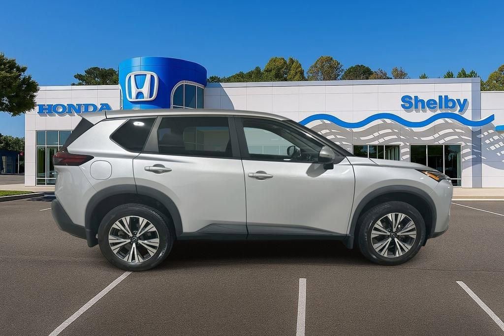 Used 2022 Nissan Rogue SV image 9
