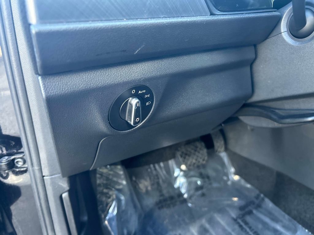 Used 2024 Volkswagen Jetta SE image 18