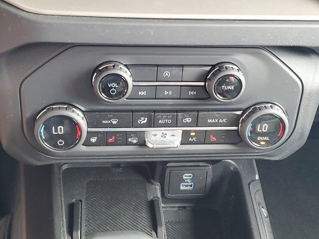 Used 2025 Ford Bronco Outer Banks AWD/4WD image 16