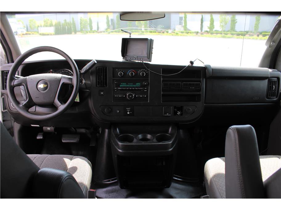 Used 2015 Chevrolet Express 3500 RWD image 10