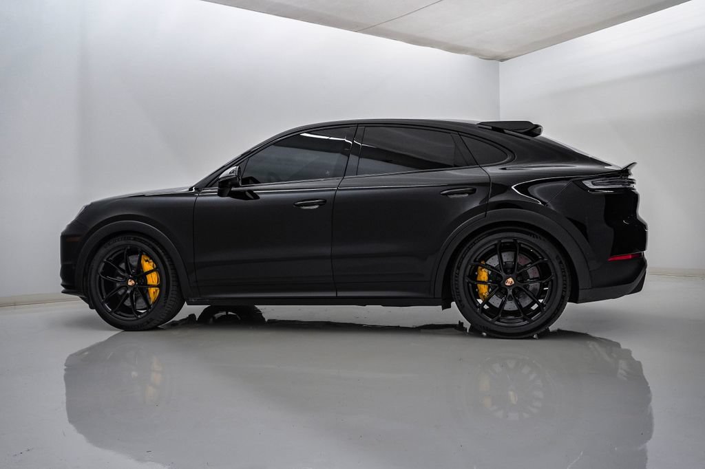 Certified 2025 Porsche Cayenne Turbo GT AWD/4WD image 2