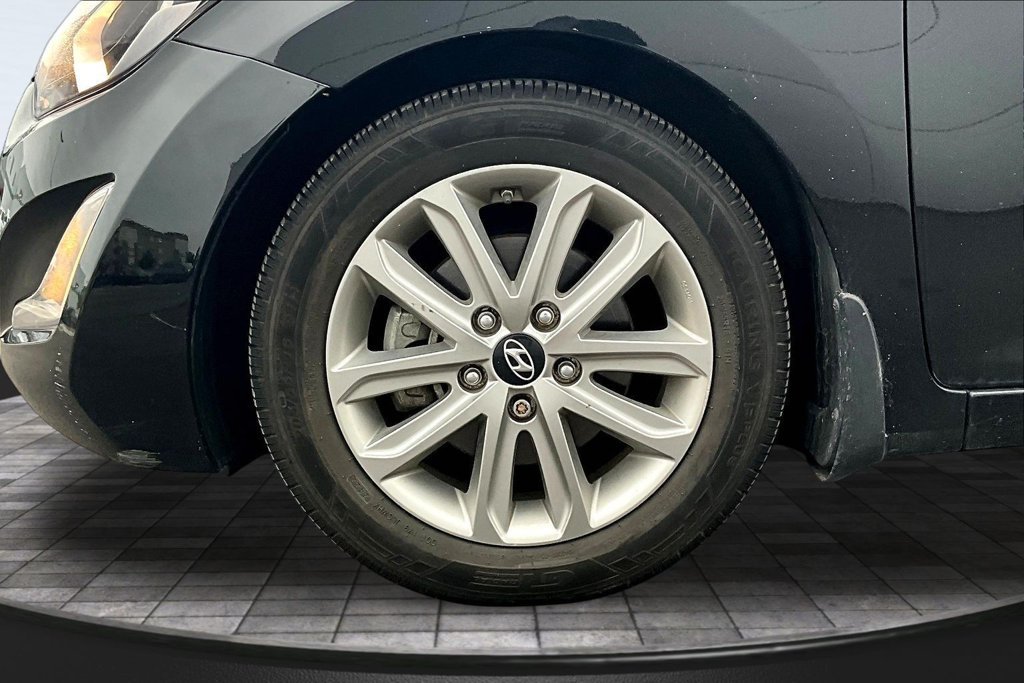 Used 2015 Hyundai Elantra SE w/ Option Group 02 FWD image 34