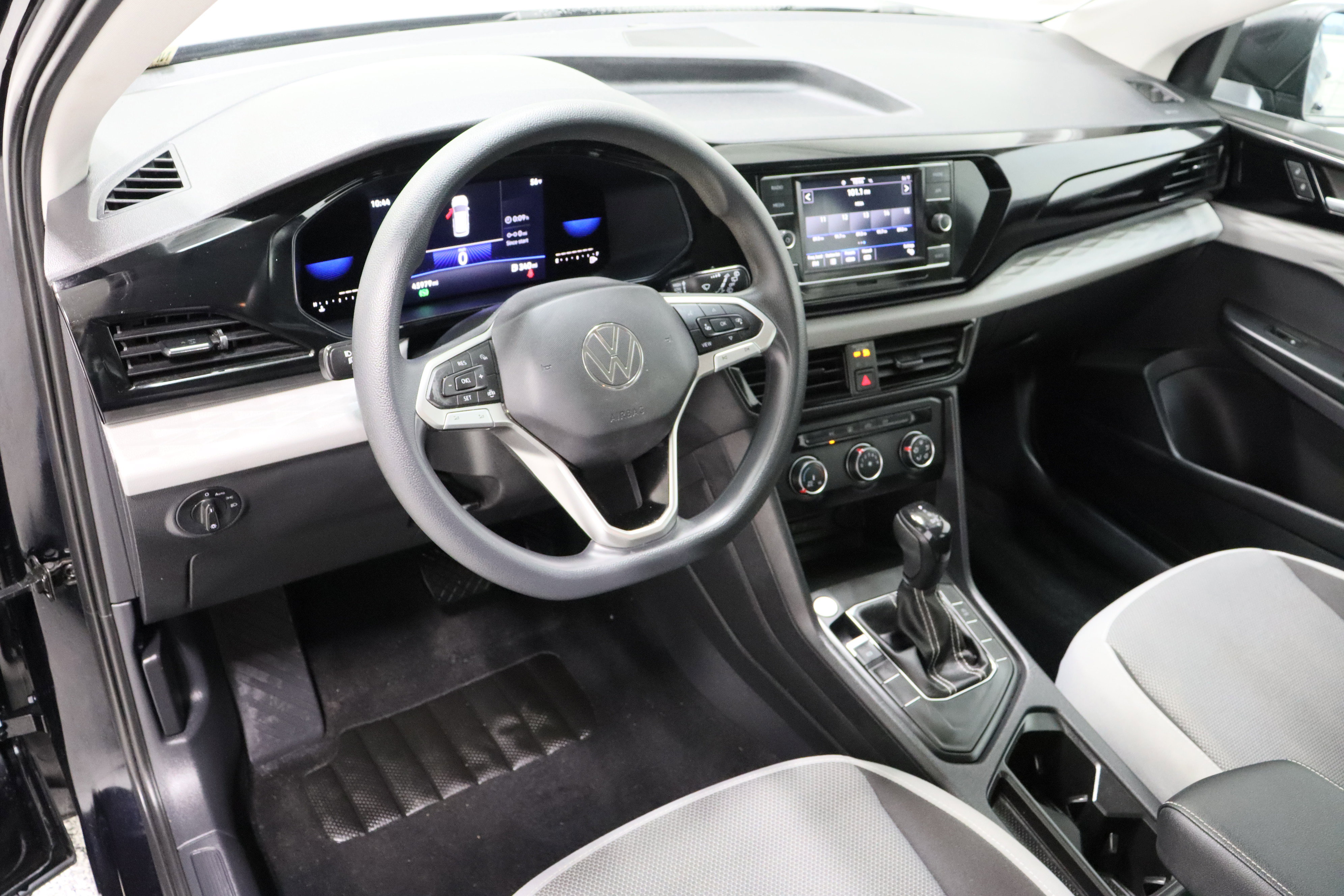 Used 2022 Volkswagen Taos S image 13