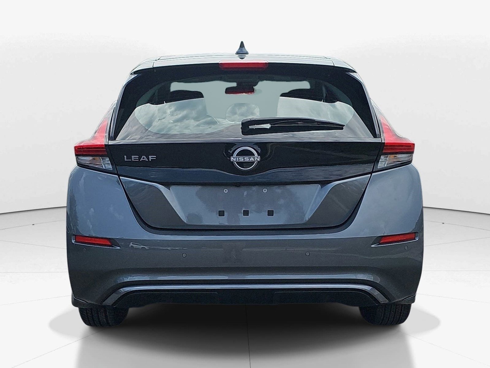 Used 2023 Nissan Leaf S FWD image 5