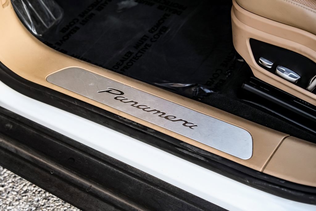 Used 2018 Porsche Panamera 4 image 43