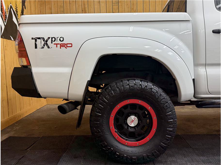 Used 2011 Toyota Tacoma 4x4 Double Cab w/ TRD Off-Road Pkg w/JBL Audio image 5