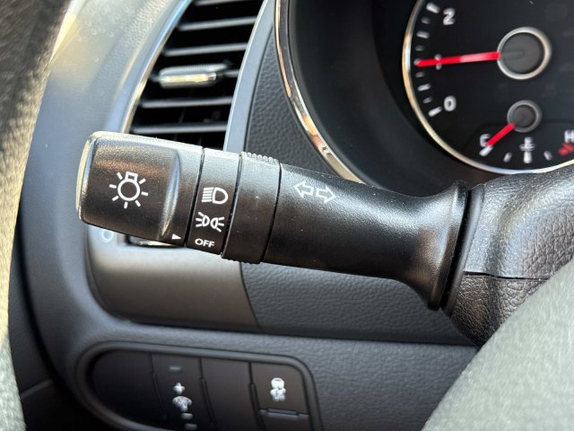 Used 2017 Kia Forte LX FWD image 25