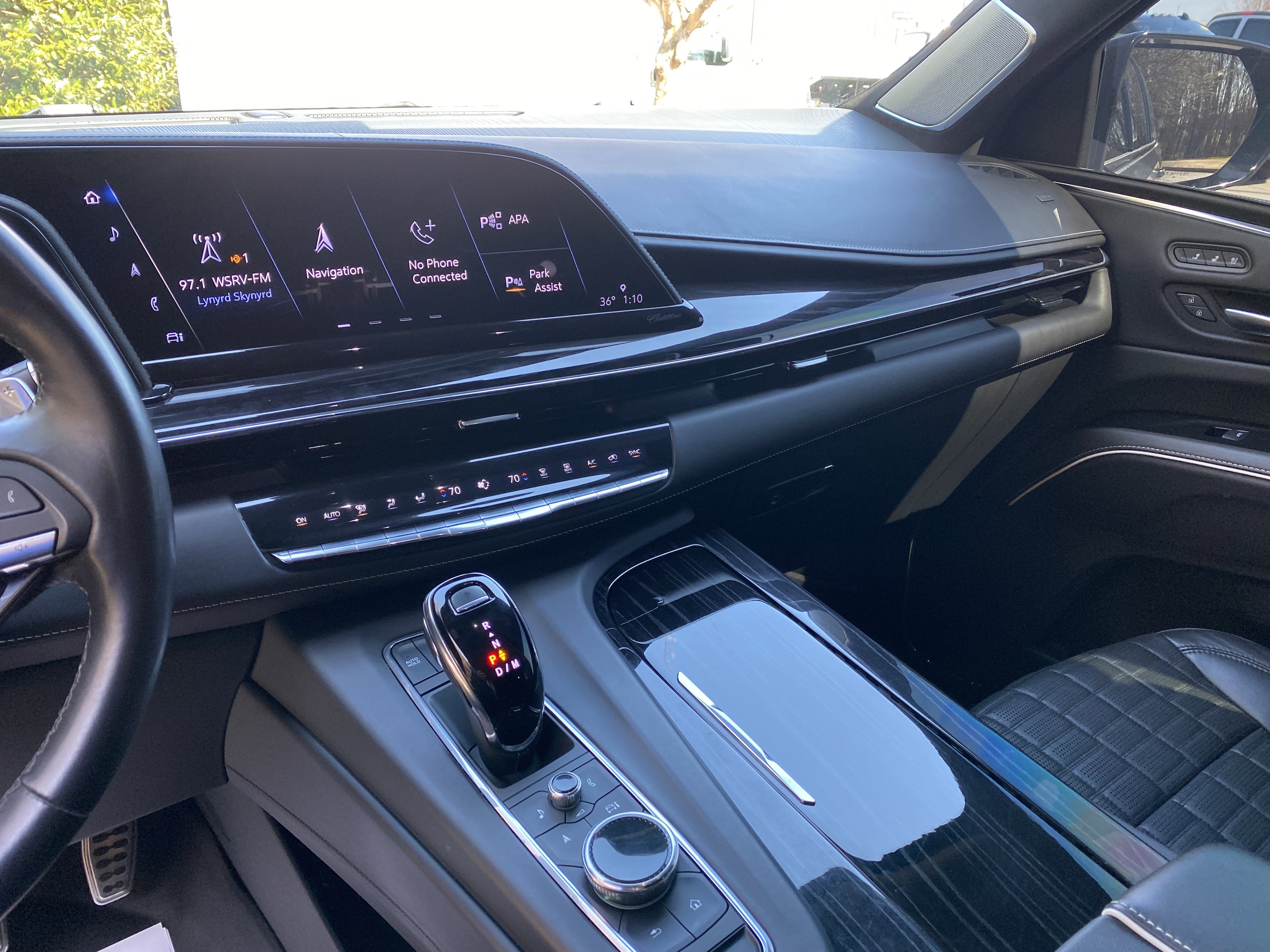 Used 2023 Cadillac Escalade ESV V image 25