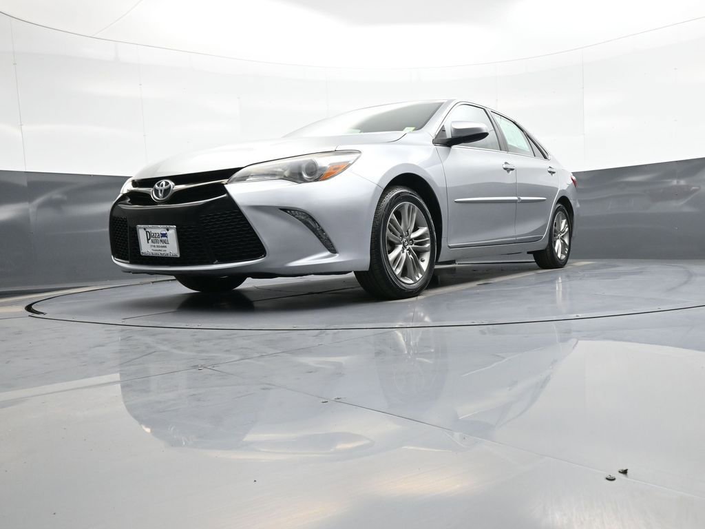 Used 2017 Toyota Camry SE w/ Protection Package (Q2) FWD image 24