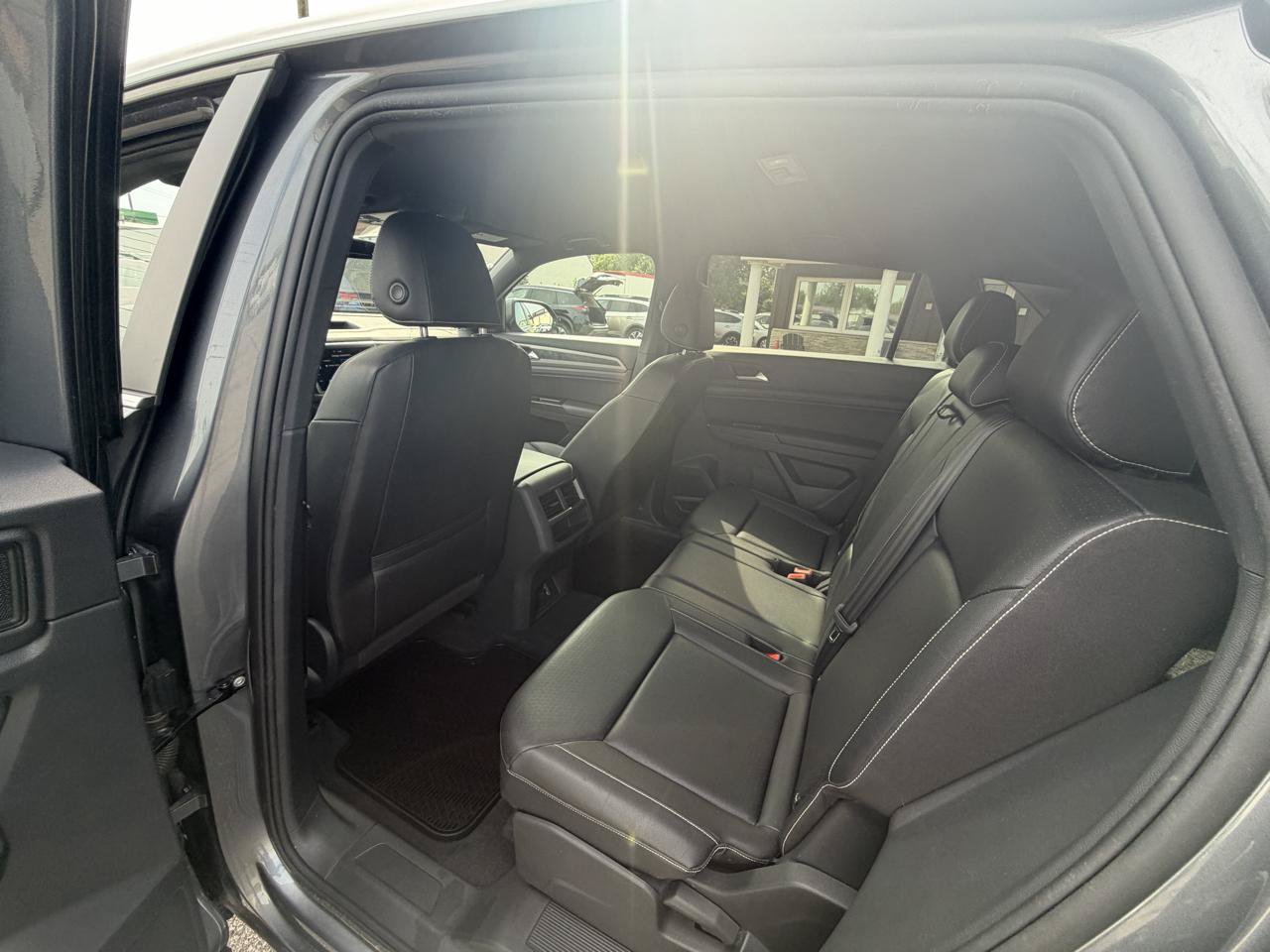 Used 2020 Volkswagen Atlas Cross Sport SE AWD/4WD image 10