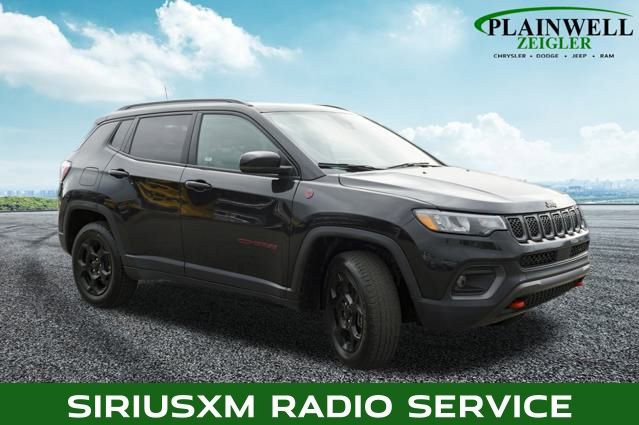 Used 2023 Jeep Compass Trailhawk image 4