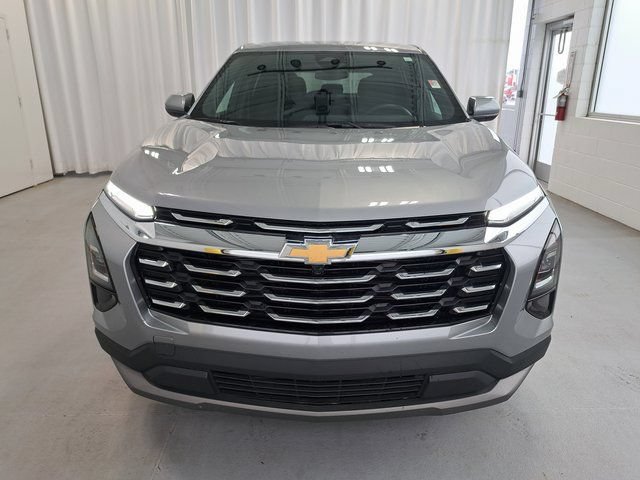 Used 2025 Chevrolet Equinox LT AWD/4WD image 4