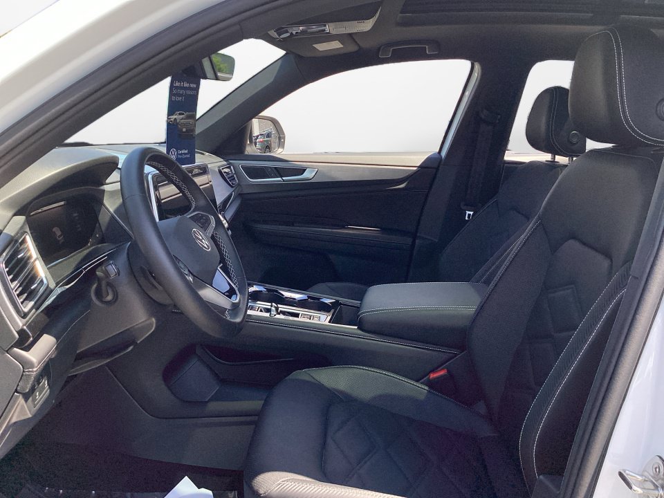 Certified 2026 Volkswagen Atlas Cross Sport SE w/ Panoramic Sunroof Package FWD image 9