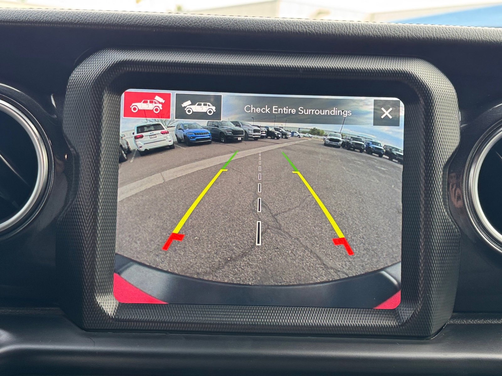 Used 2022 Jeep Wrangler Unlimited Rubicon w/ Trailer Tow Package image 25