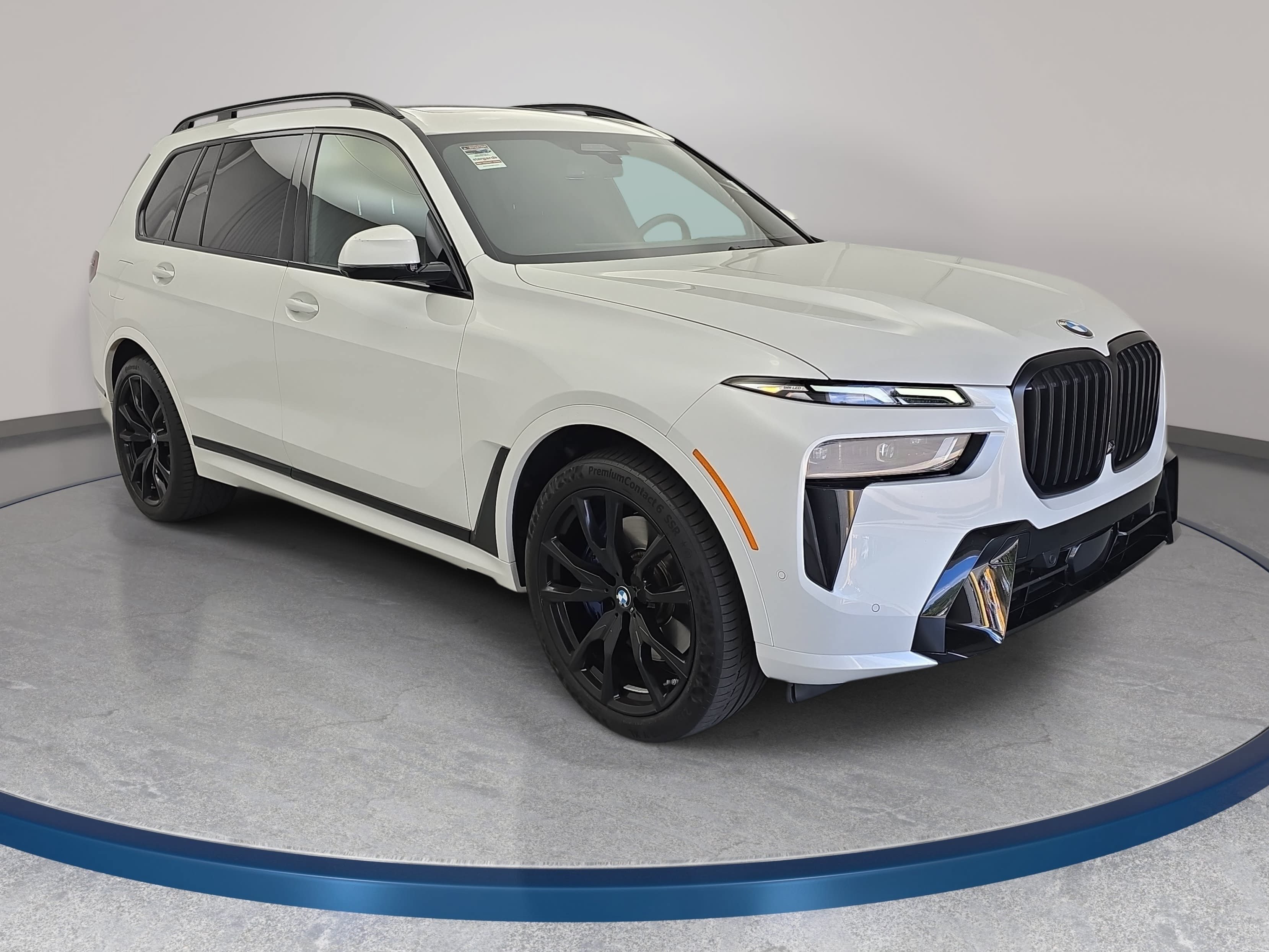 Used 2024 BMW X7 xDrive40i w/ M Sport Package AWD/4WD image 3