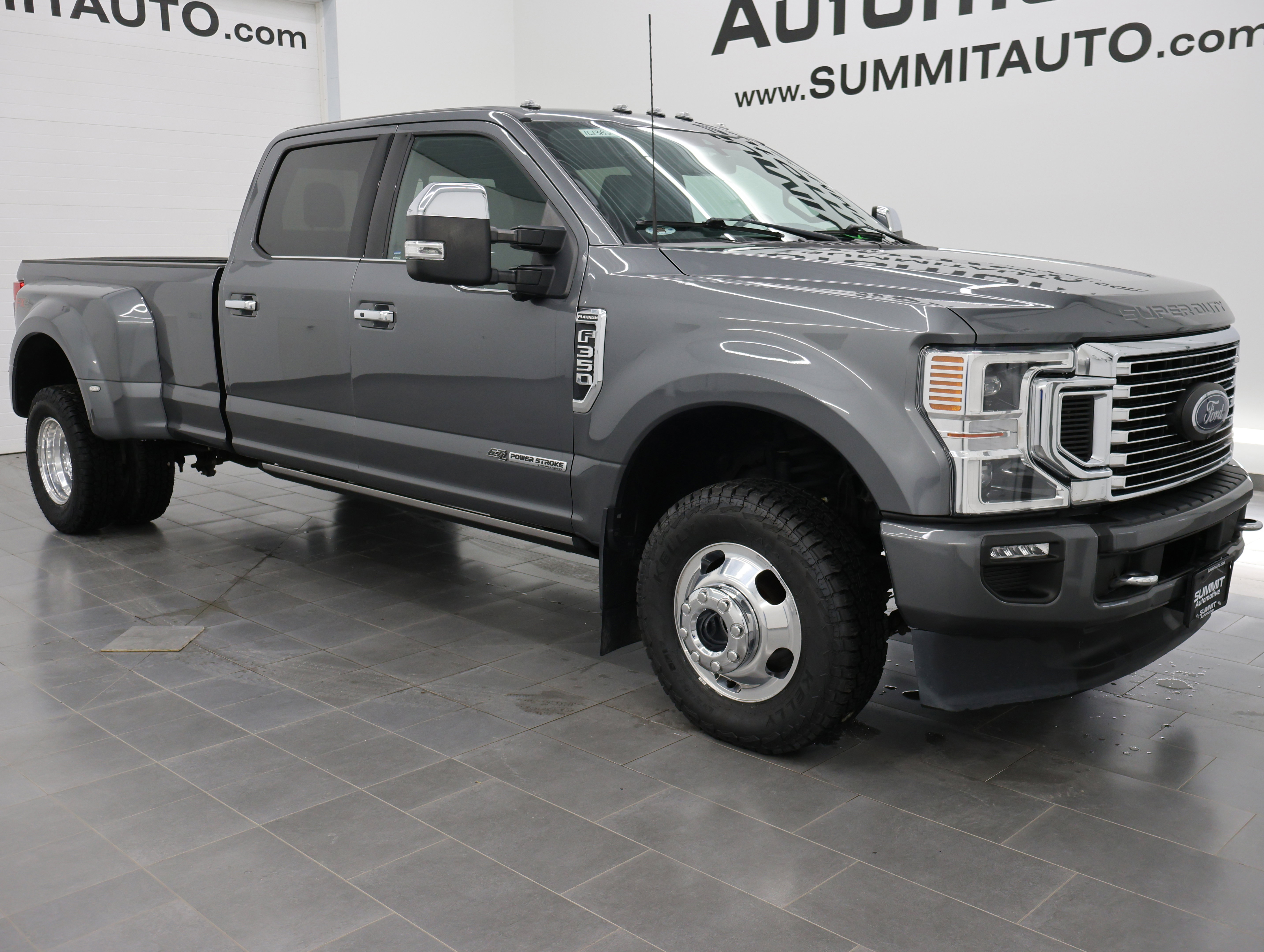 Used 2022 Ford F350 Platinum AWD/4WD image 2