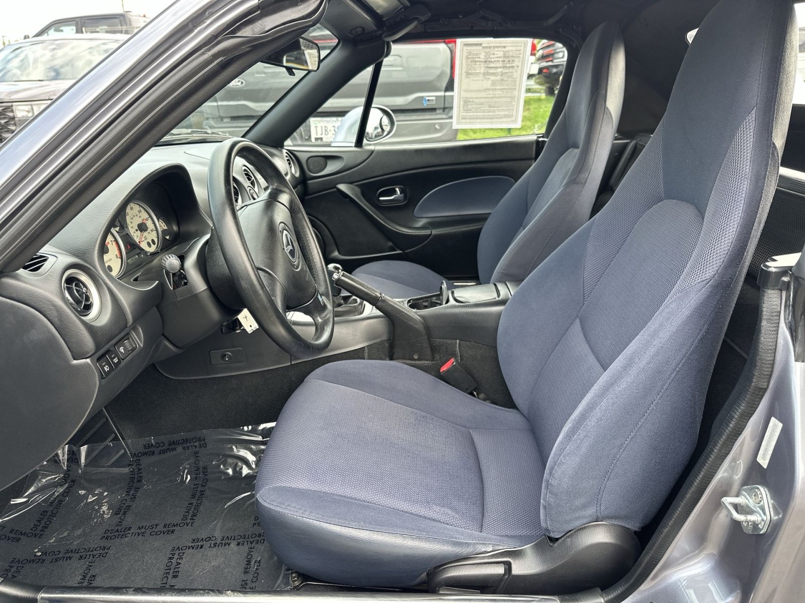 Used 2003 MAZDA MX-5 Miata RWD image 14
