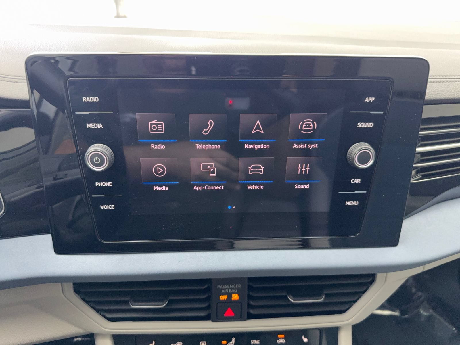 Used 2025 Volkswagen Jetta SE w/ Sunroof Package FWD image 27