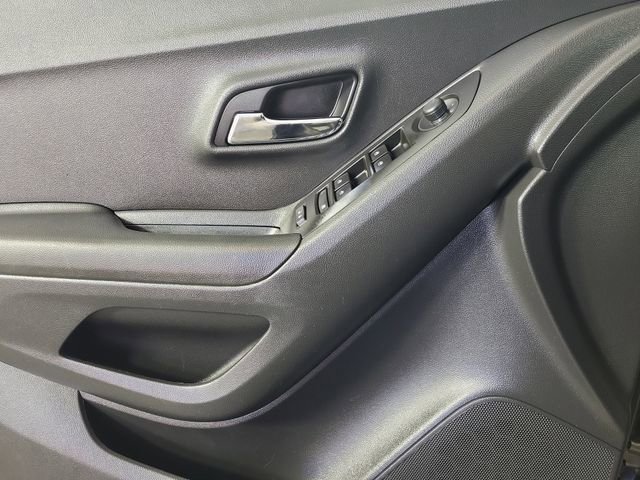 Used 2021 Chevrolet Trax LS w/ Tint and Cruise Package image 22