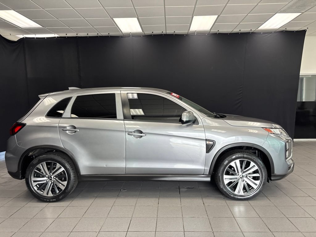 Used 2020 Mitsubishi Outlander Sport ES FWD image 2