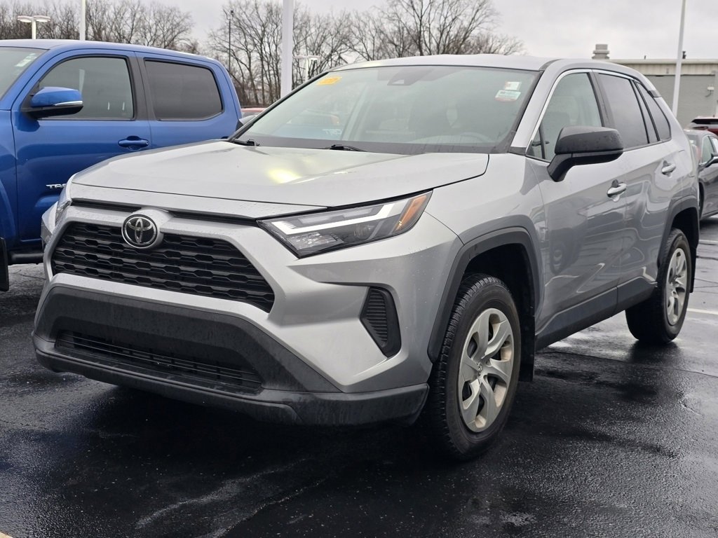 Used 2023 Toyota RAV4 LE image 3