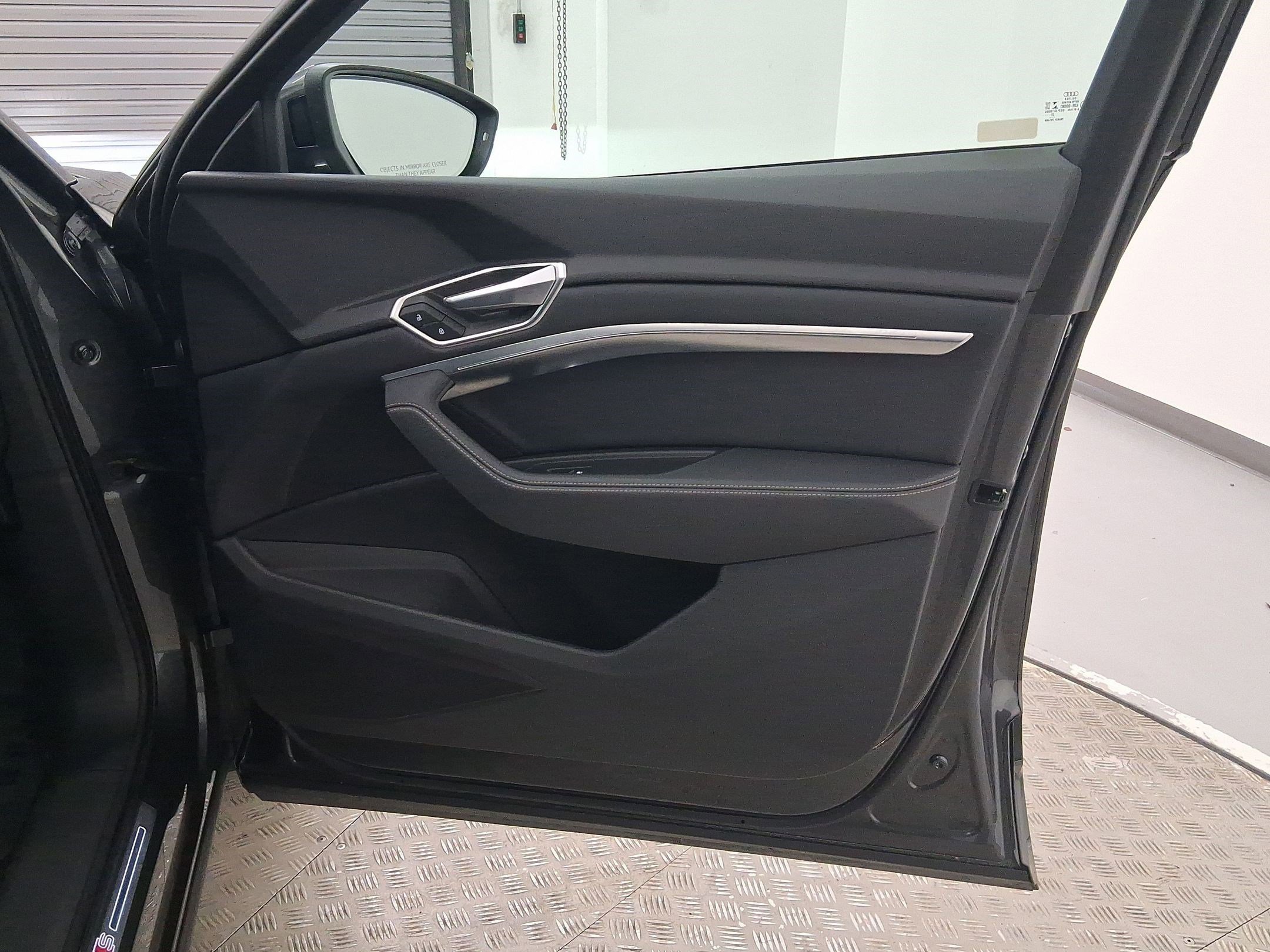 Used 2022 Audi e-tron Premium image 31