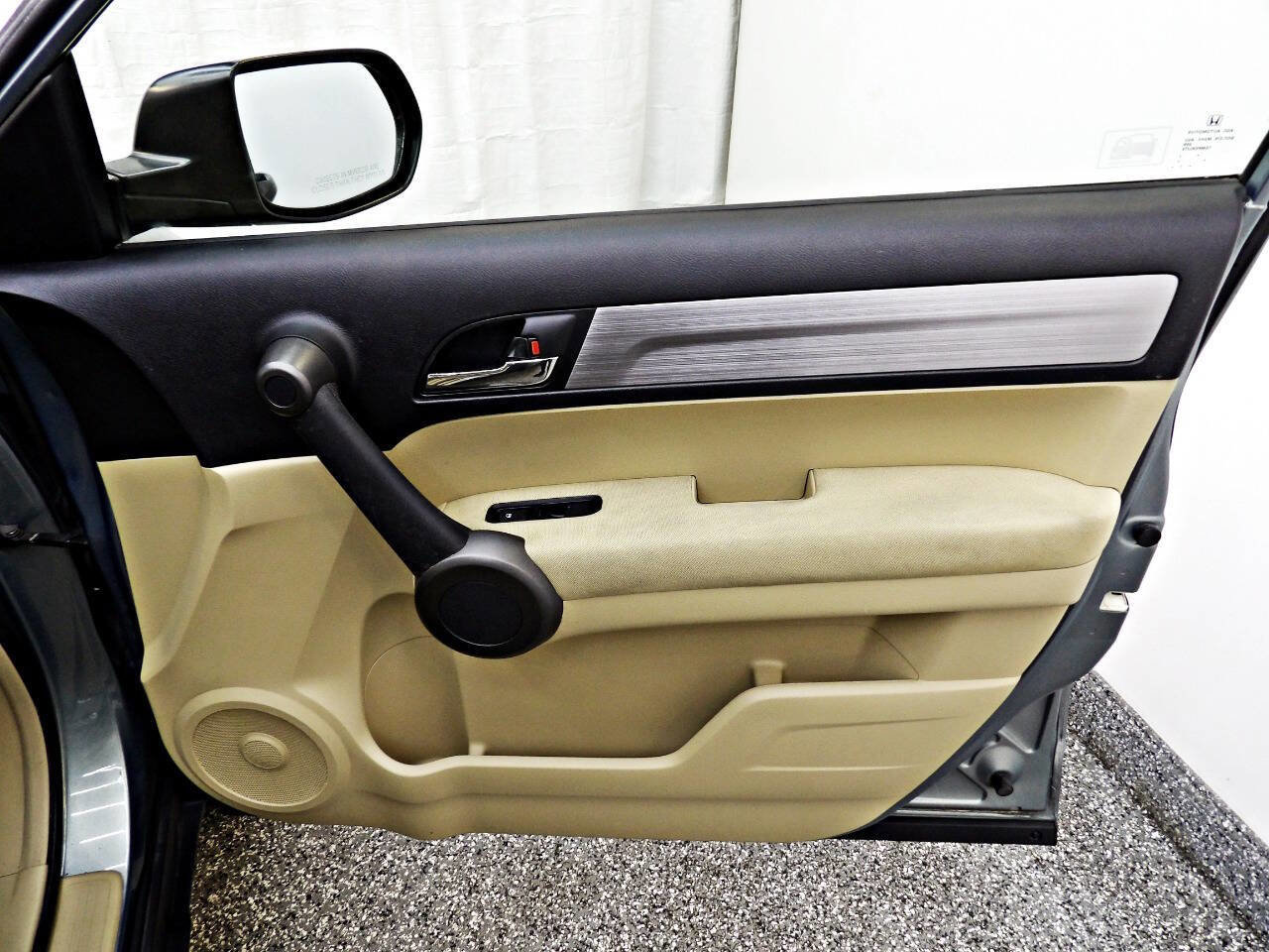 Used 2011 Honda CR-V LX image 11