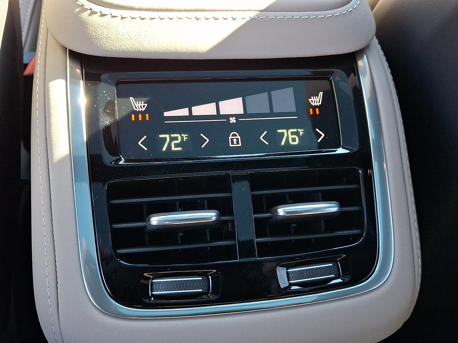 New 2026 Volvo XC90 B5 Plus AWD/4WD image 7