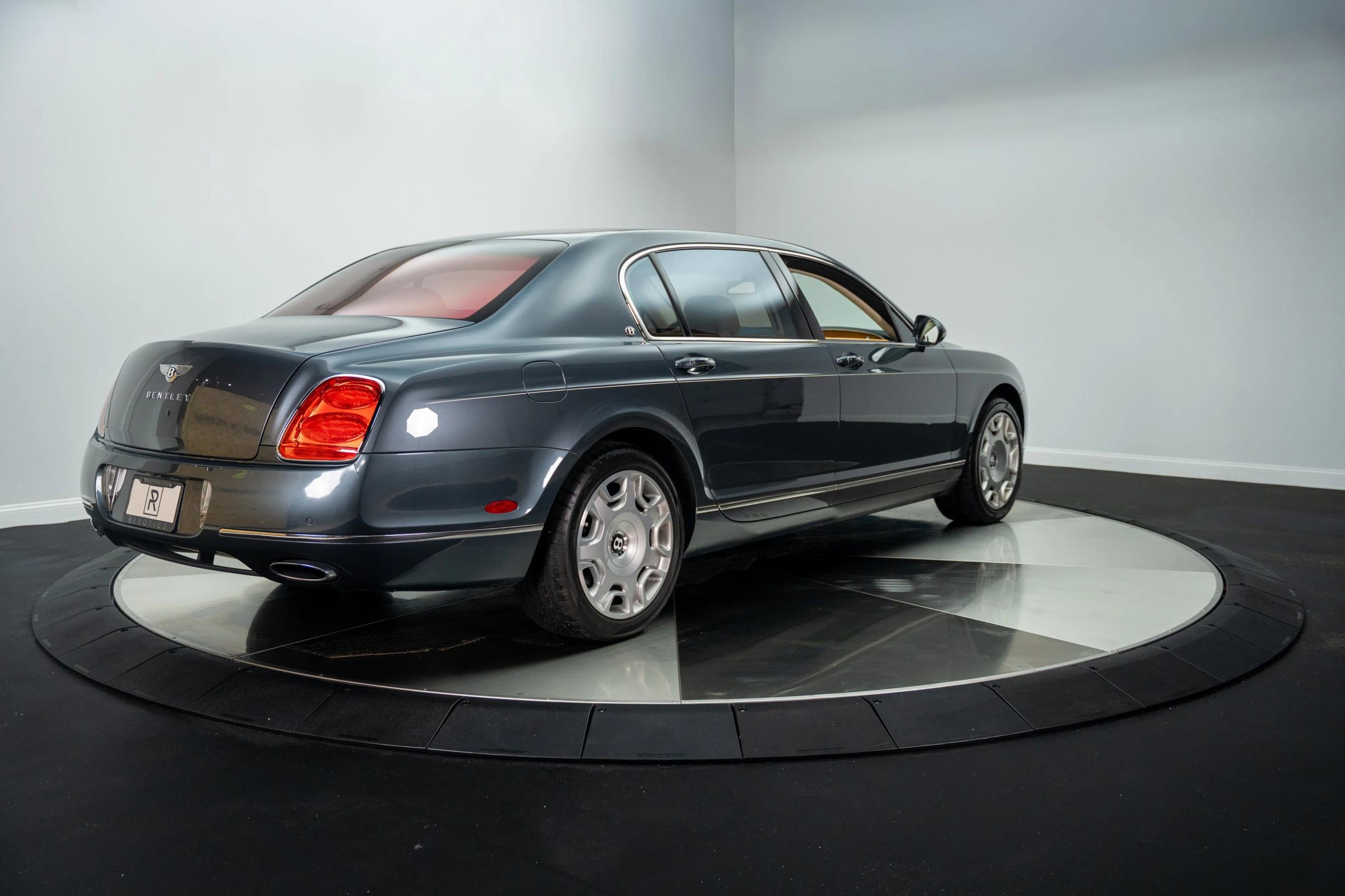 Used 2013 Bentley Flying Spur Flying Spur image 4
