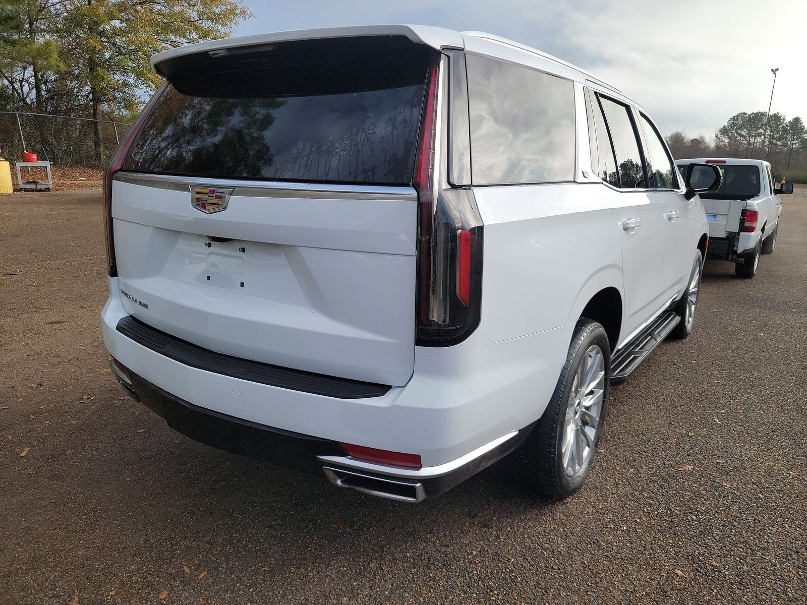 Used 2023 Cadillac Escalade Premium Luxury RWD image 6