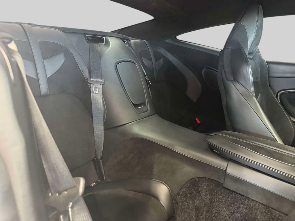 Used 2019 Aston Martin DBS Superleggera RWD image 12
