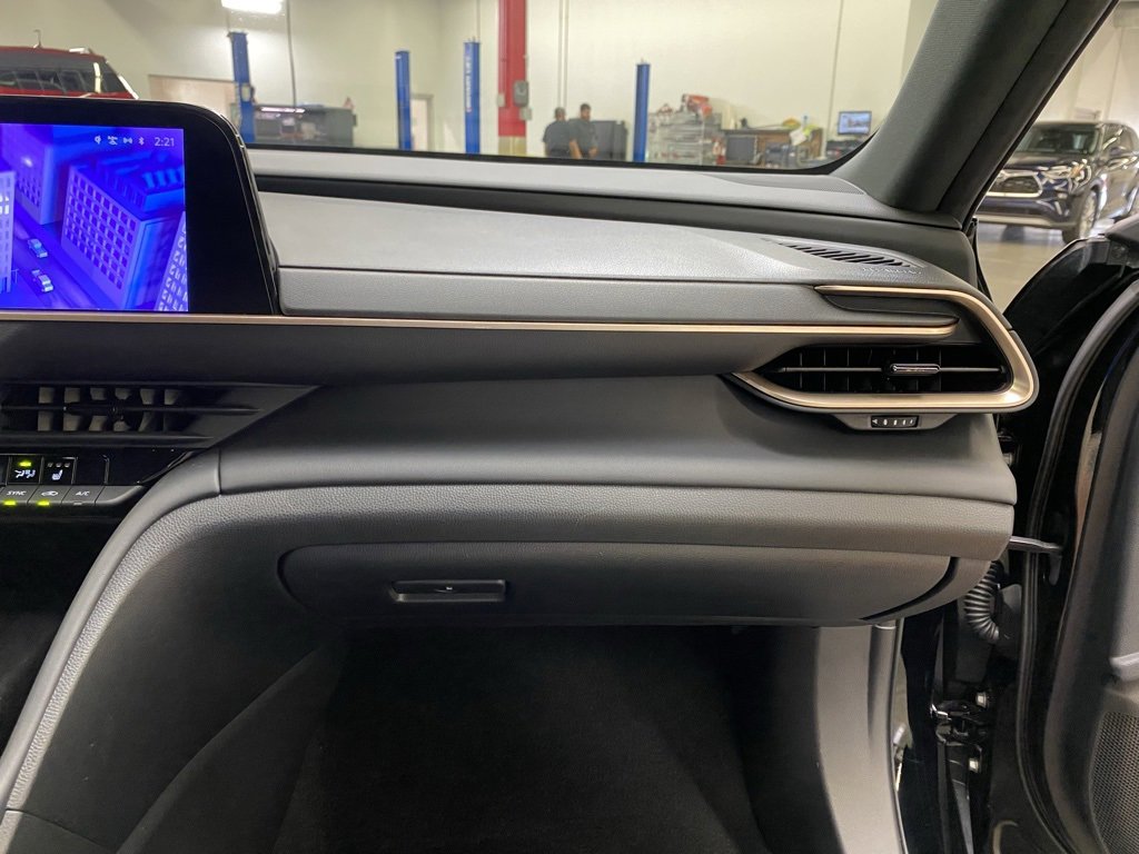 Used 2024 Toyota Crown image 33