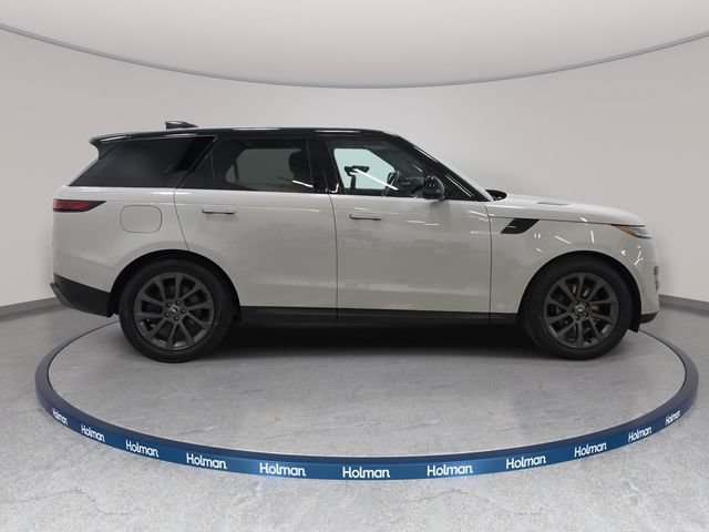 Used 2024 Land Rover Range Rover Sport SE AWD/4WD image 5