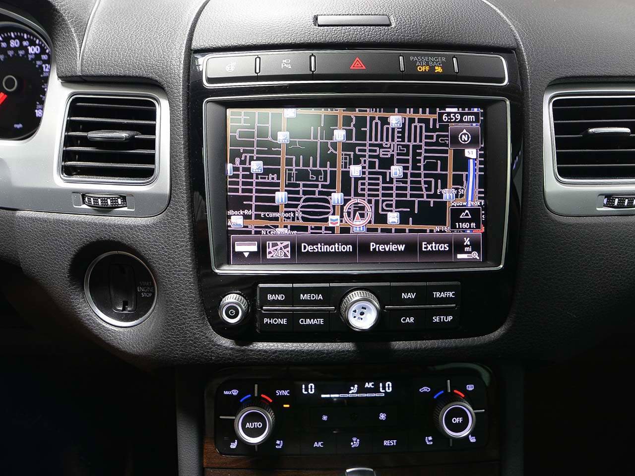 Used 2016 Volkswagen Touareg Sport image 15