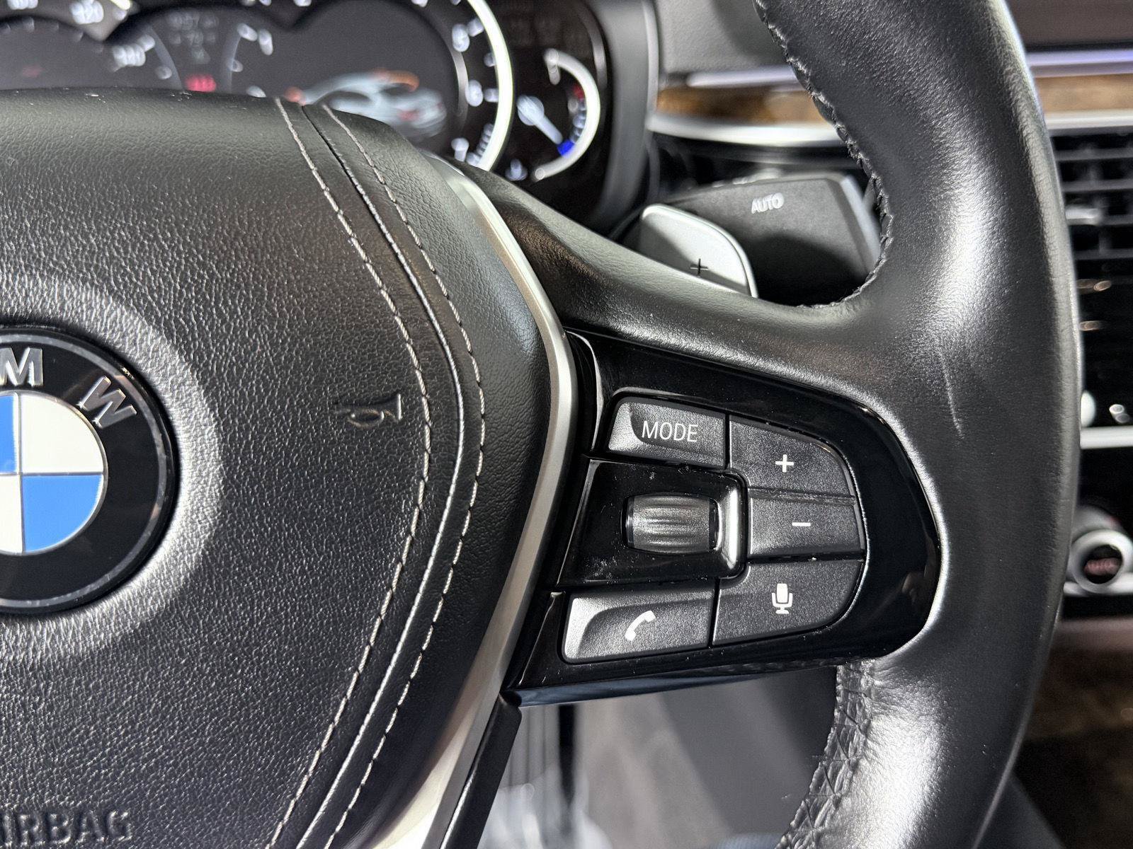 Used 2019 BMW 530i xDrive w/ Convenience Package AWD/4WD image 11