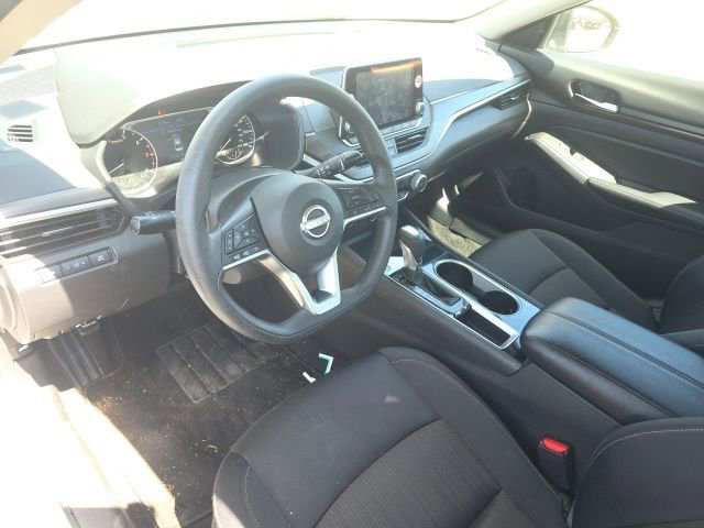 Used 2024 Nissan Altima 2.5 SV image 15