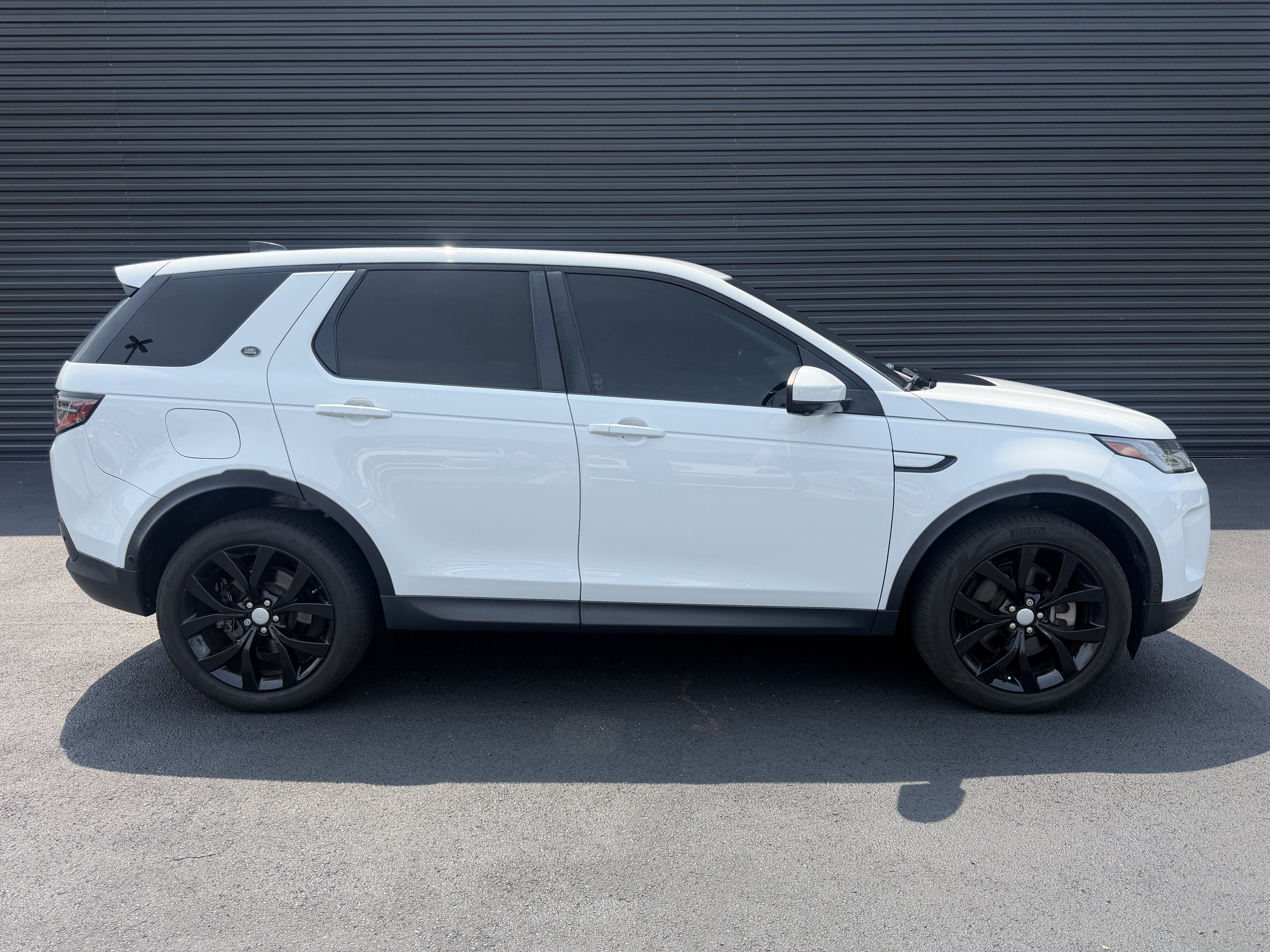 Used 2021 Land Rover Discovery Sport SE AWD/4WD image 8