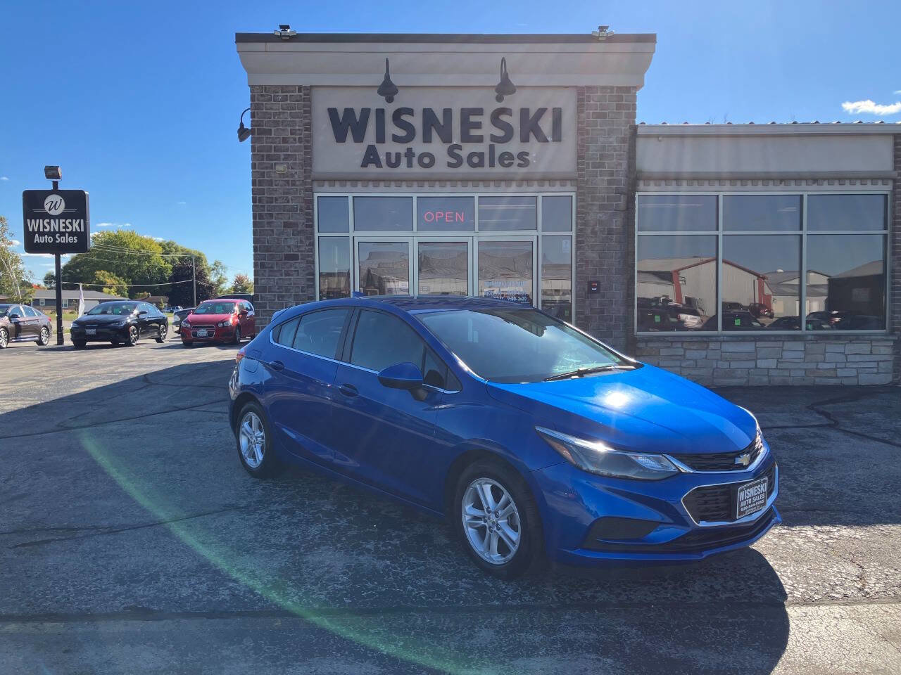 Used 2017 Chevrolet Cruze LT w/ Convenience Package image 1