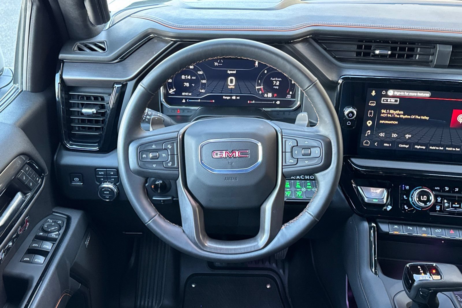 Used 2025 GMC Sierra 1500 AT4 w/ Technology Package AWD/4WD image 16