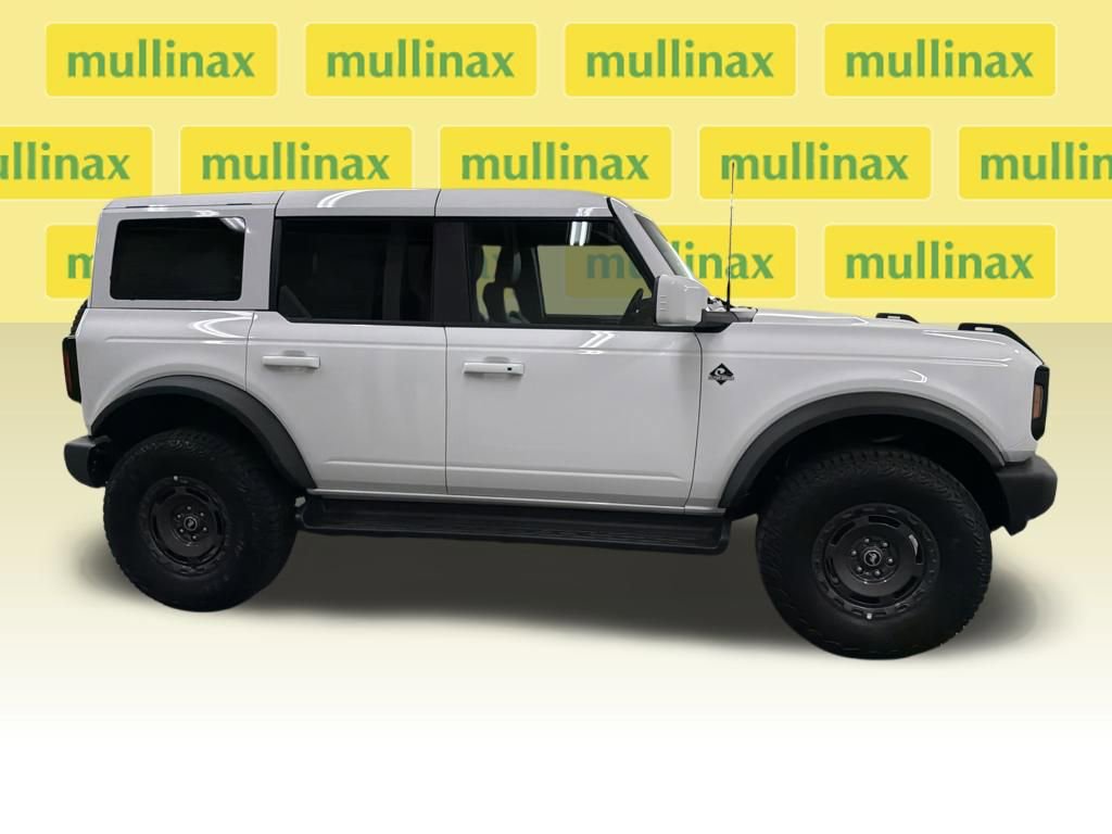 New 2025 Ford Bronco Outer Banks w/ Sasquatch Package image 2