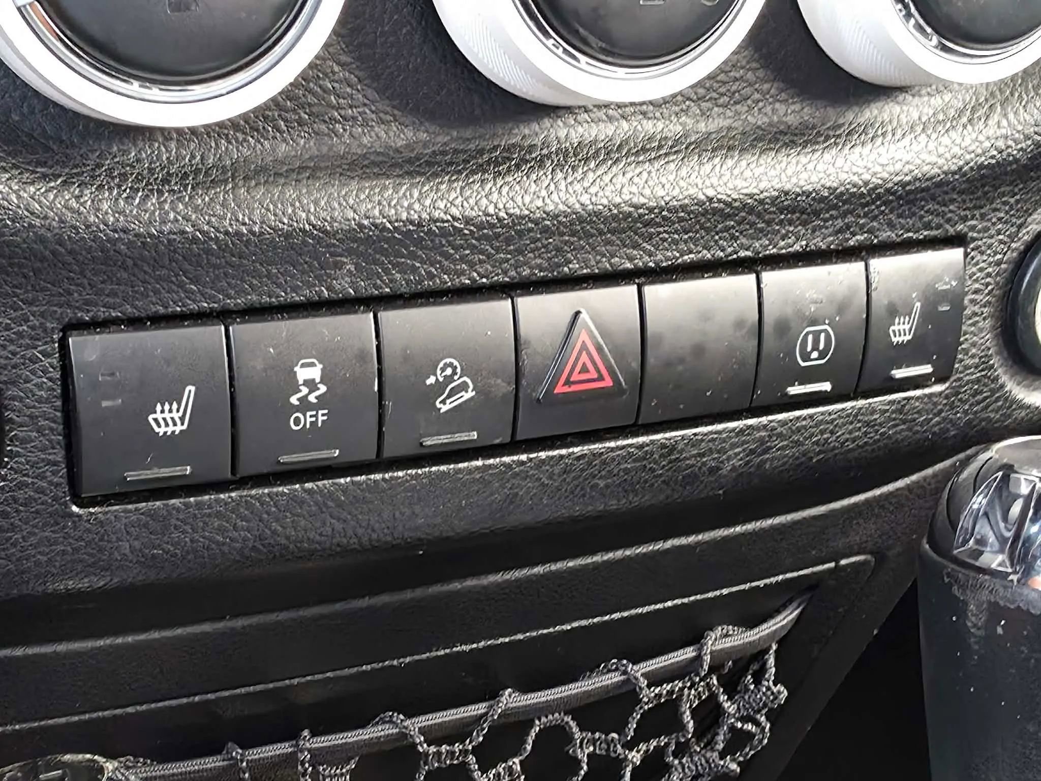 Used 2013 Jeep Wrangler Unlimited Sahara w/ Connectivity Group AWD/4WD image 24